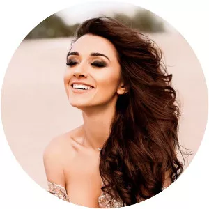 Liya Li (Лія Лі)