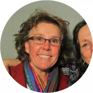 Liz Barnez - Musical artist