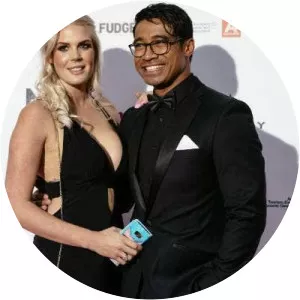 Lizz Sadler - Pua Magasiva's wife