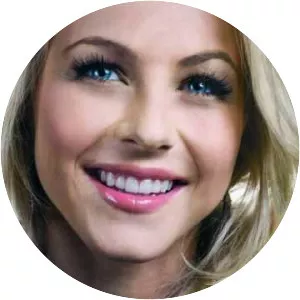 Lizzie Curious - Singer