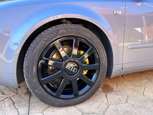 Llantas Naron - Tire repair shop in Spain