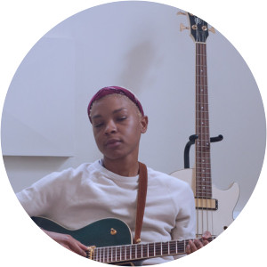 Lo Knowles - Musical artist