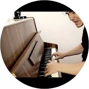 Lo Mimieux - Musical artist