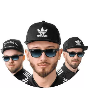 Łobuzy - Musical group