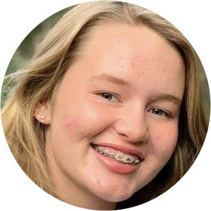 Lola Holderness photograph