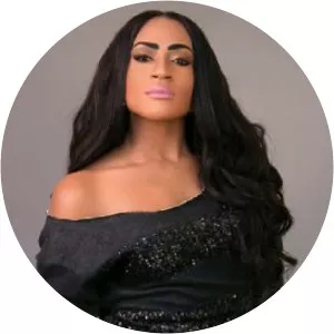 Lola Savage - Singer