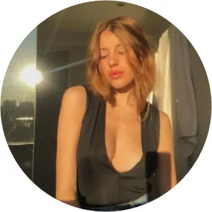 Lola Seefeld photograph