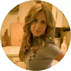 Loni Rose - Singer-songwriter