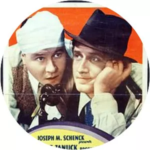 Looking for Trouble - 1934 ‧ Drama/Crime ‧ 1h 20m