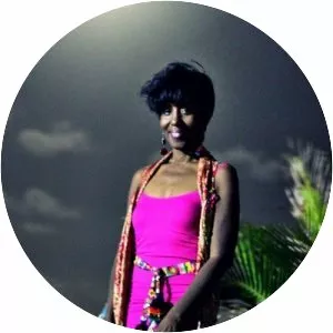 Lorelei McBroom - Singer ‧ Durga McBroom's sister