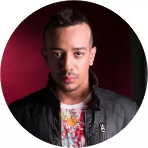 lorena simpson enrry senna - Musical artist