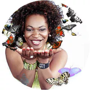 Lori Hölzel - Singer