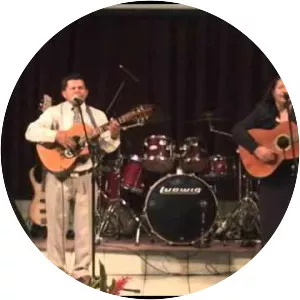 Los Hermanos Cachon - Musical artist