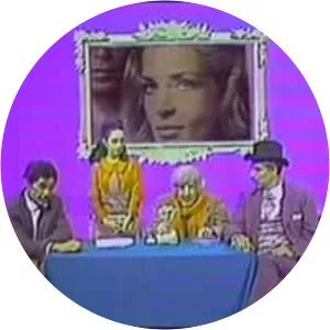 Los supergenios de la mesa cuadrada