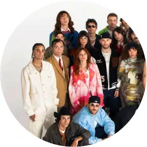 lossapardo walk in paris - Musical artist