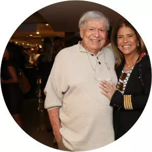 Lou de Oliveira - José Bonifácio de Oliveira Sobrinho's wife