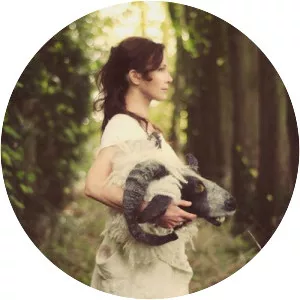 Lou Rhodes - Singer-songwriter