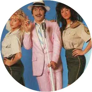 Lou & The Hollywood Bananas - Musical group