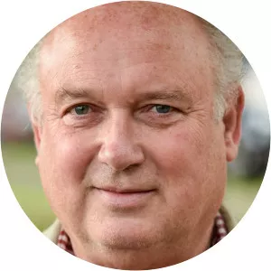 Louis de Bernières