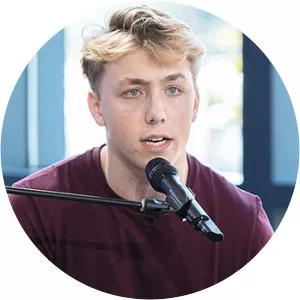 Louis Knight - Singer-songwriter