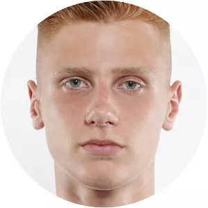 Louis Oppie - Football player