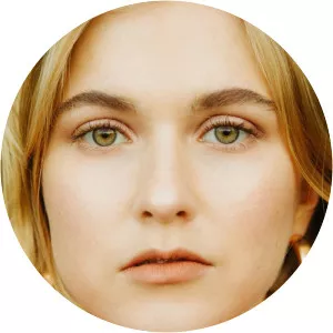 Lova S - Musical artist