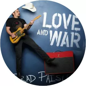 Love and War - Studio album by Brad Paisley