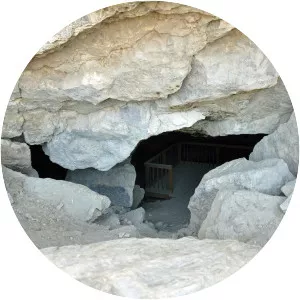 Lovelock Cave