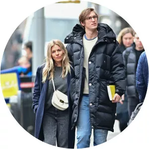 Lucas Zwirner - Author