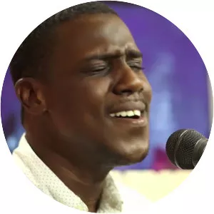 Luigi Maclean - Singer