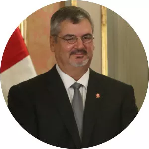 Luis Jaime Castillo B.