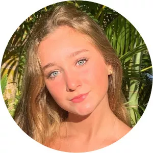 Luiza Gattai - Singer