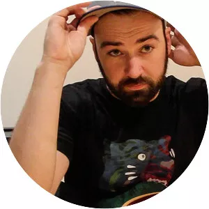 Luke Hoskin - Guitarist