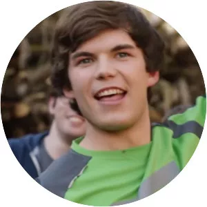 Luke Newton - TV actor