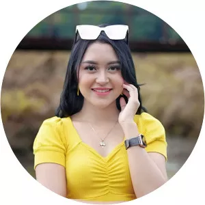 Luluk Darara - Musical artist