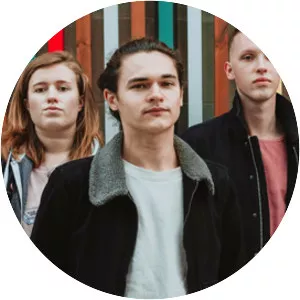 Luna Pines - Musical group