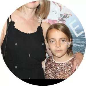 Luna Rose Bates photograph