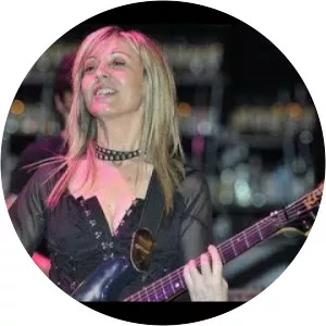 Lupe Villar - Musician