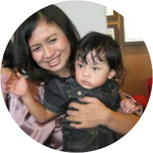 Lulu Gutawa photograph