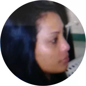 Luzi Nadya Koes Endang photograph