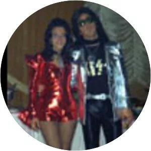 Lydia Di Leonardo - Bookkeeper ‧ Peter Criss' ex-wife