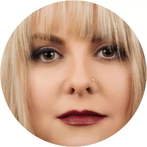 Lyn Bowtell - Australian singer-songwriter