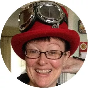 Lynne Hardy - Author