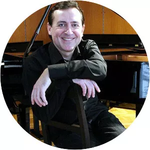 Lyudmil Angelov - Pianist