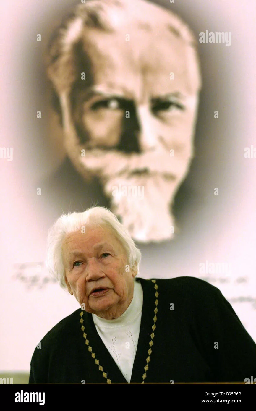 Lyudmila Shaposhnikova - Russian writer