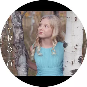 Lyza Bull - Musical artist