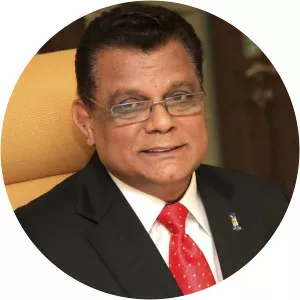 M. Kayveas