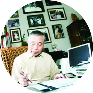 Mạnh Cà̂m Nguyẽ̂n (Nguyễn Mạnh Cầm)