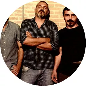 Mac and the Bee - Musical artist