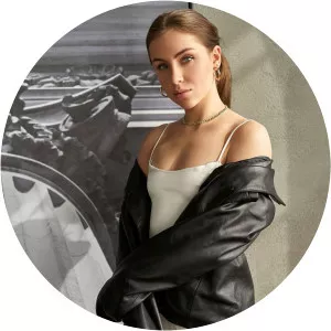 Maddie Orlando - Johnny Orlando's sister